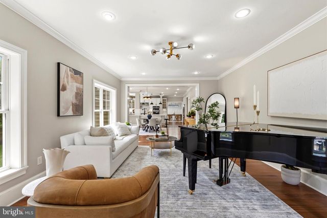 2232 N UNDERWOOD ST, Falls Church, VA 22043