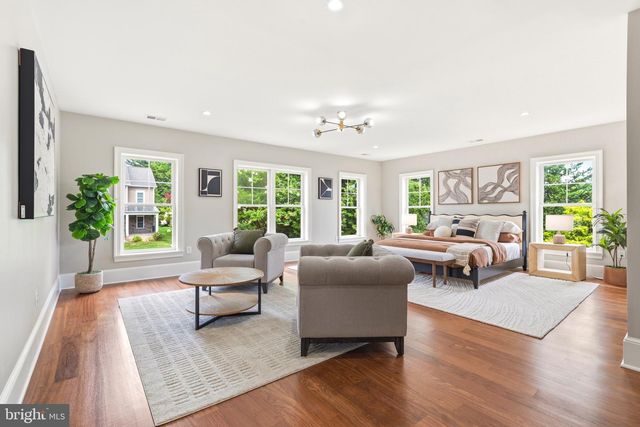 2232 N UNDERWOOD ST, Falls Church, VA 22043