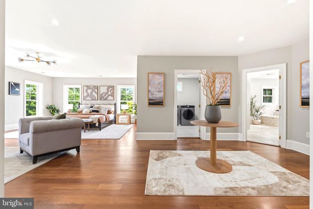 2232 N UNDERWOOD ST, Falls Church, VA 22043