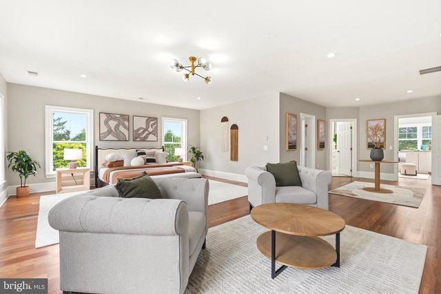 2232 N UNDERWOOD ST, Falls Church, VA 22043