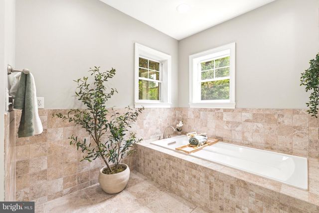2232 N UNDERWOOD ST, Falls Church, VA 22043