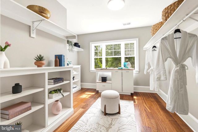 2232 N UNDERWOOD ST, Falls Church, VA 22043