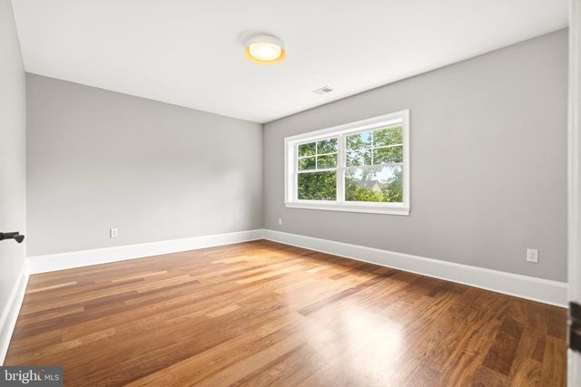 2232 N UNDERWOOD ST, Falls Church, VA 22043