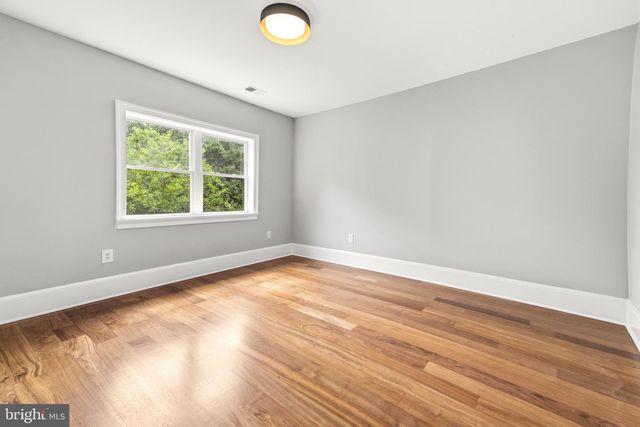 2232 N UNDERWOOD ST, Falls Church, VA 22043