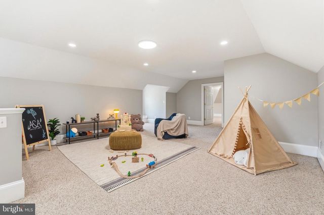 2232 N UNDERWOOD ST, Falls Church, VA 22043