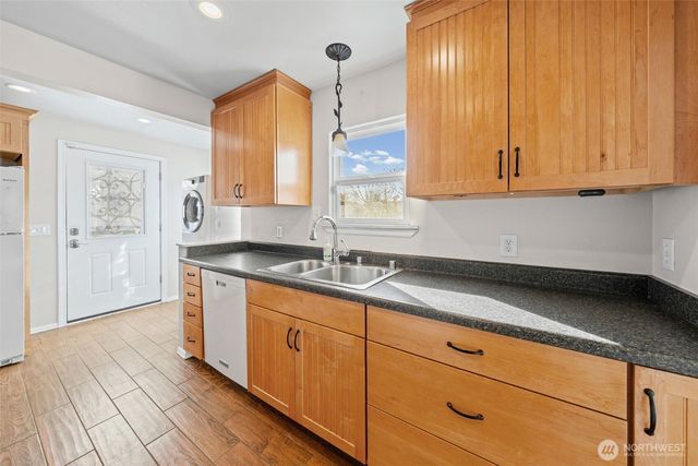 240 S 59th Street, Tacoma, WA 98408