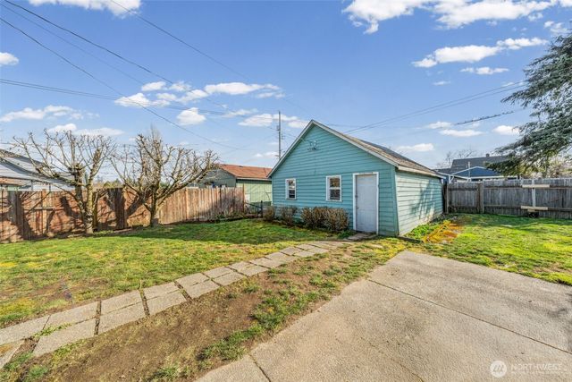 240 S 59th Street, Tacoma, WA 98408