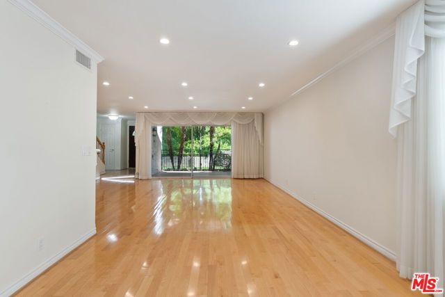 7800 Via Genova, Burbank, CA 91504