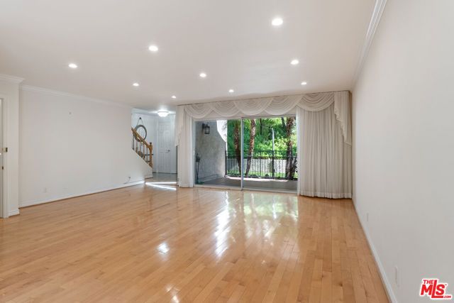 7800 Via Genova, Burbank, CA 91504