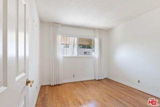 7800 Via Genova, Burbank, CA 91504