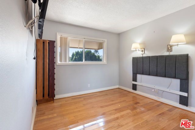 7800 Via Genova, Burbank, CA 91504