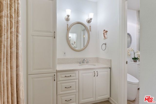 7800 Via Genova, Burbank, CA 91504