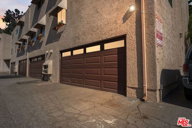 7800 Via Genova, Burbank, CA 91504