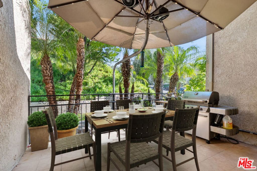 7800 Via Genova, Burbank, CA 91504