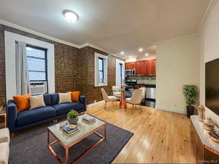 21-06 35th Street 3C, Astoria, NY 11105