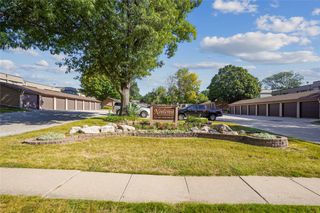4765 Woodland Avenue 4, West Des Moines, IA 50266