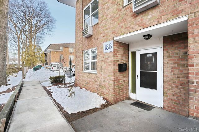 188 Kearsing Parkway, Monsey, NY 10952