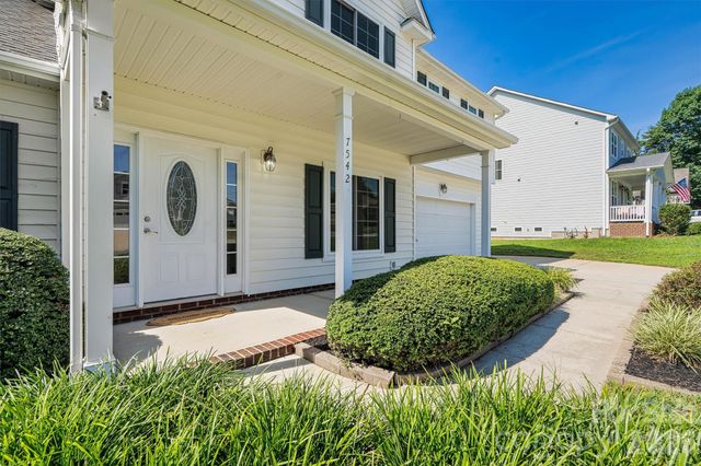 7542 Sedgebrook Drive W, Stanley, NC 28164