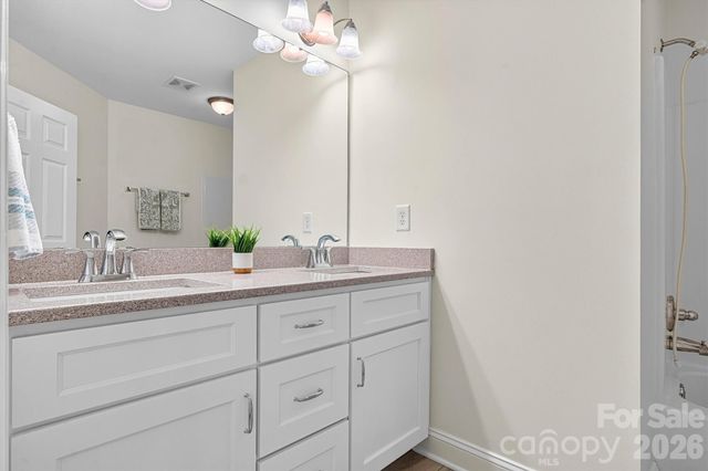 7542 Sedgebrook Drive W, Stanley, NC 28164