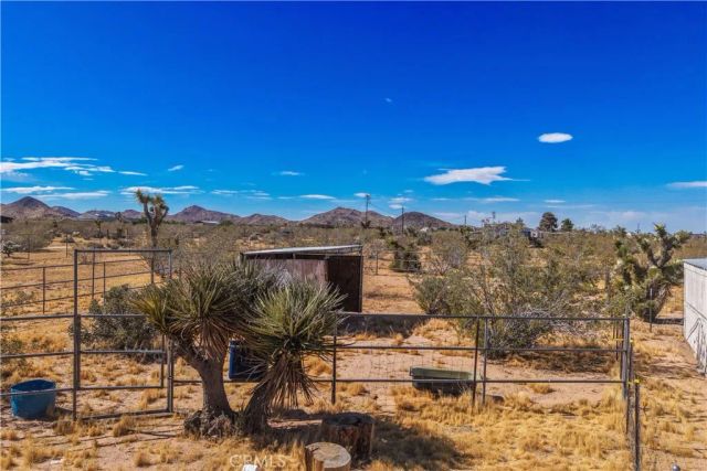 975 Jemez Trail, Yucca Valley, CA 92284