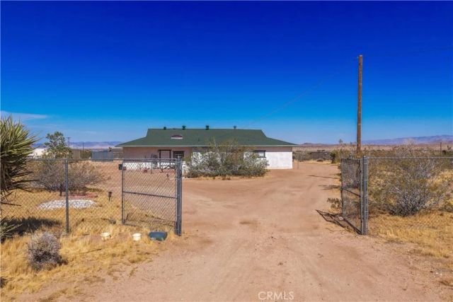 975 Jemez Trail, Yucca Valley, CA 92284