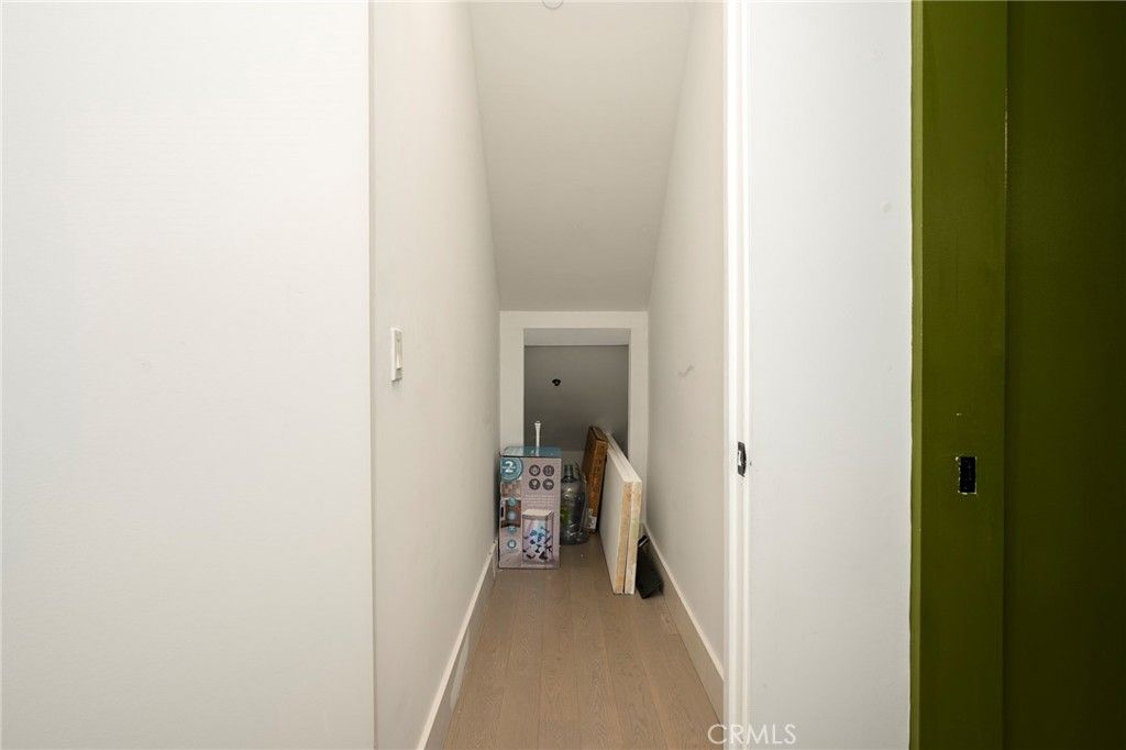 Image 22 of property listing at 1345 Havenhurst 4, West Hollywood, CA 90046