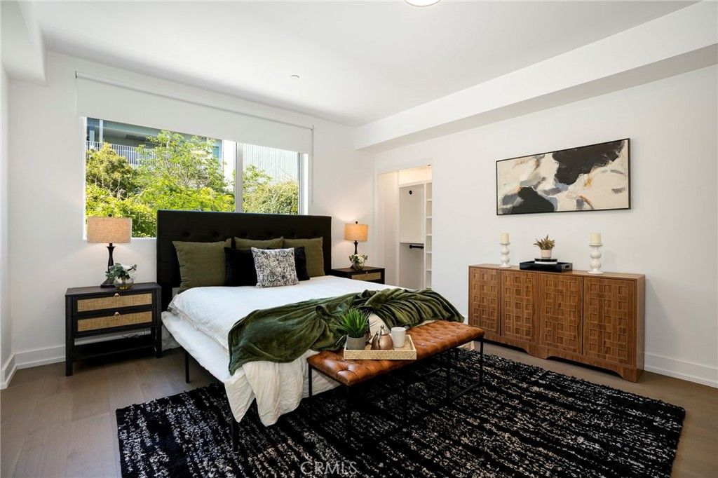 Image 25 of property listing at 1345 Havenhurst 4, West Hollywood, CA 90046