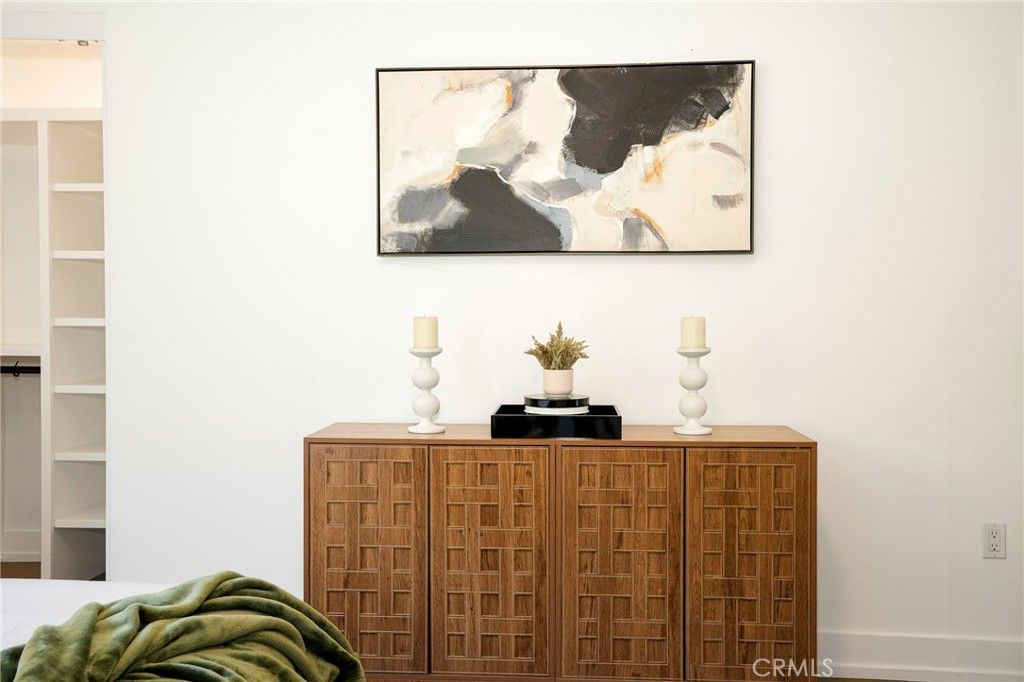 Image 26 of property listing at 1345 Havenhurst 4, West Hollywood, CA 90046