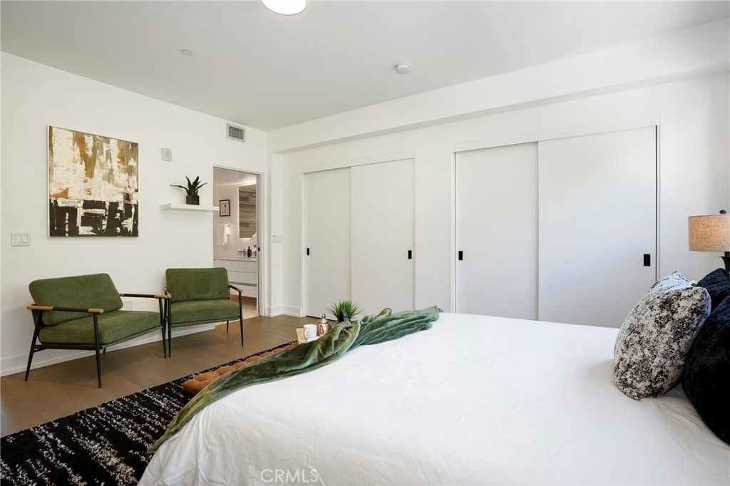 Image 27 of property listing at 1345 Havenhurst 4, West Hollywood, CA 90046