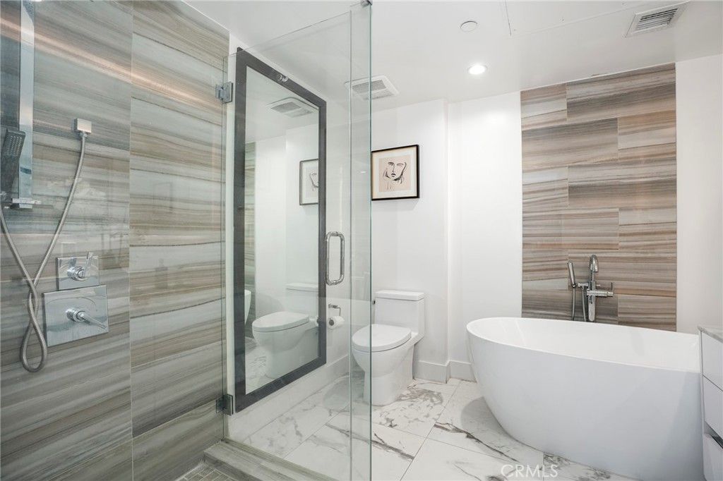 Image 29 of property listing at 1345 Havenhurst 4, West Hollywood, CA 90046