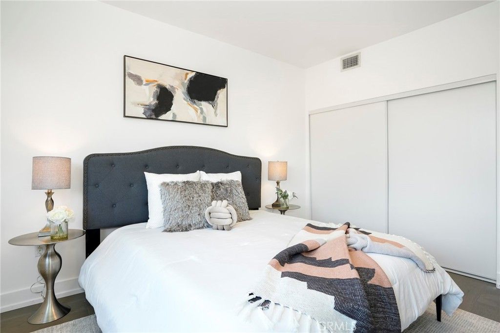 Image 32 of property listing at 1345 Havenhurst 4, West Hollywood, CA 90046