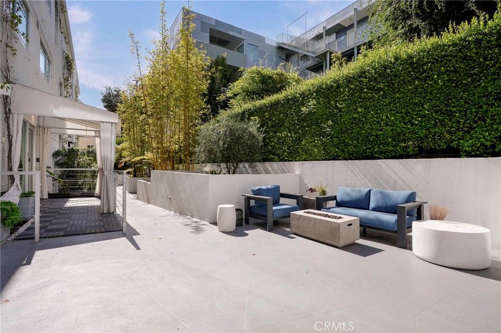 Image 35 of property listing at 1345 Havenhurst 4, West Hollywood, CA 90046