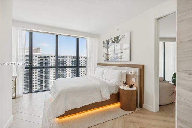 2201 Collins Avenue 1511, Miami Beach, FL 33139