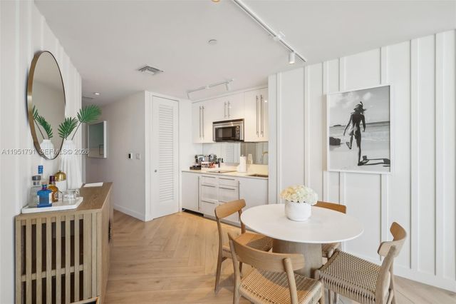 2201 Collins Avenue 1511, Miami Beach, FL 33139