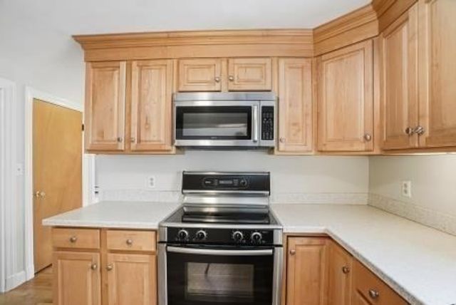 8 Castle Rd, Millis, MA 02054