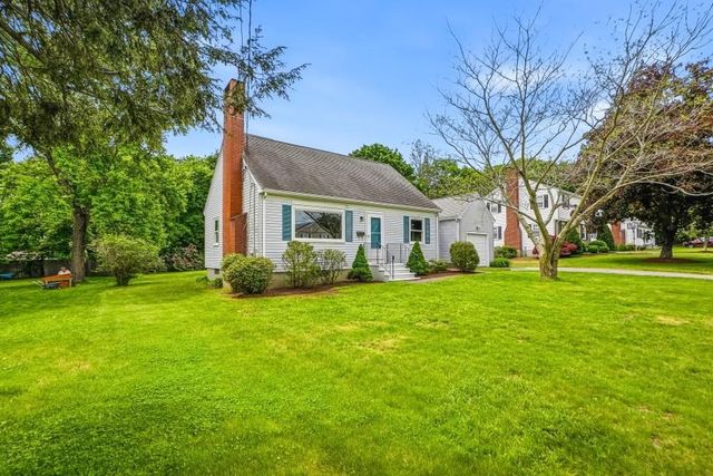 8 Castle Rd, Millis, MA 02054