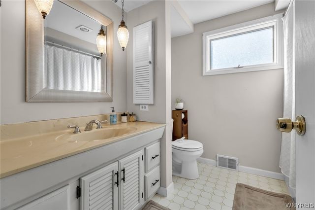 72 Marquette Avenue, Tonawanda, NY 14217