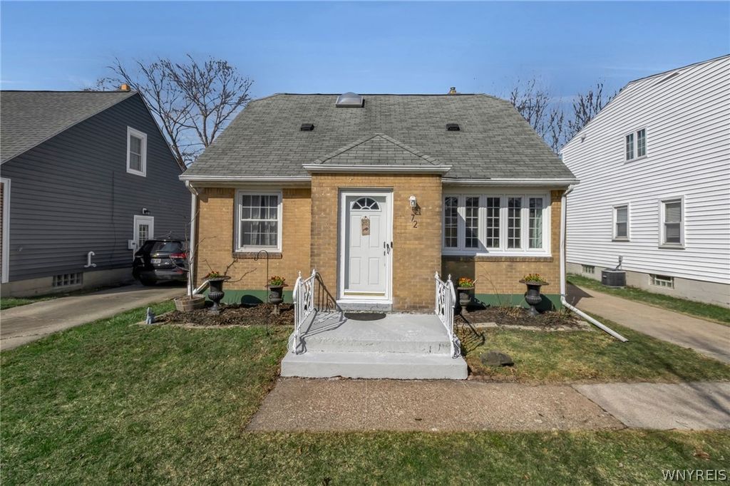 72 Marquette Avenue, Tonawanda, NY 14217
