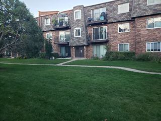 9357 BAY COLONY Drive 1N, Des Plaines, IL 60016
