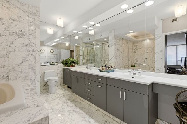 1000 N Lake Shore Plaza 24C, Chicago, IL 60611