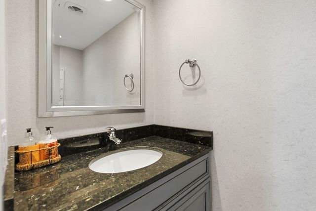 1000 N Lake Shore Plaza 24C, Chicago, IL 60611