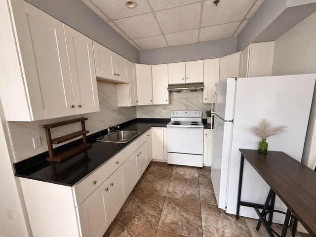 72 Kneeland 501, Boston, MA 02111