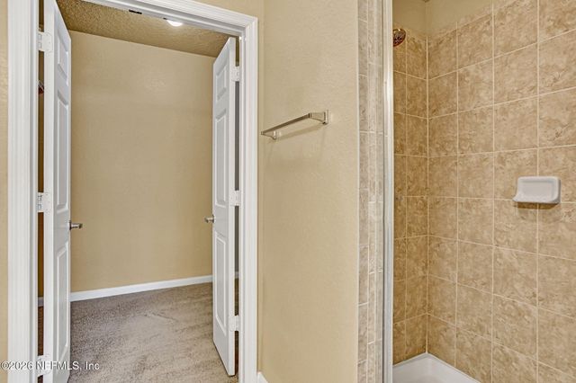 8539 GATE Parkway W 9330, Jacksonville, FL 32216