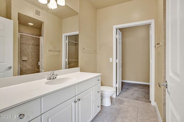 8539 GATE Parkway W 9330, Jacksonville, FL 32216