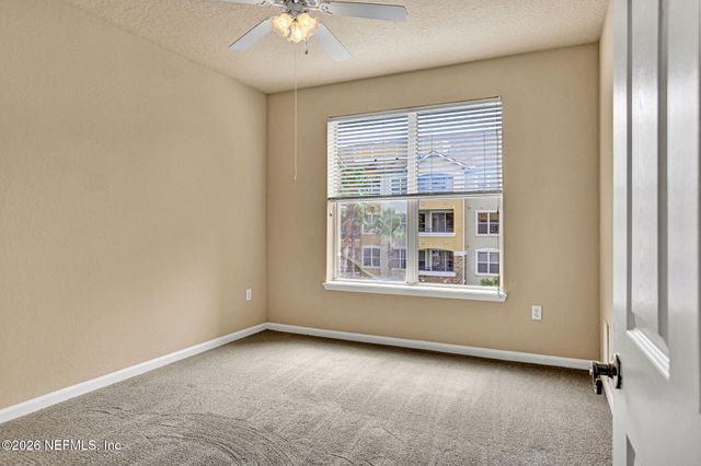 8539 GATE Parkway W 9330, Jacksonville, FL 32216