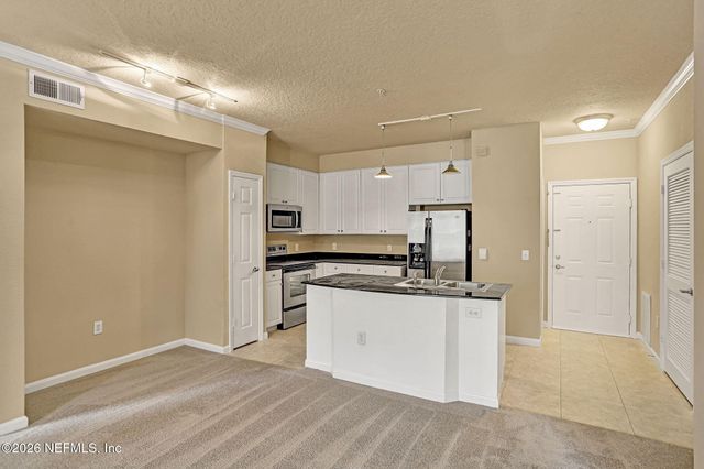 8539 GATE Parkway W 9330, Jacksonville, FL 32216