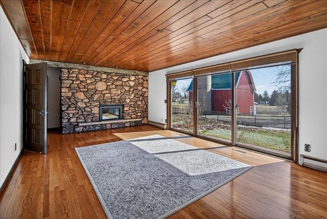 2695 Gaston Road, Cottage Grove, WI 53527