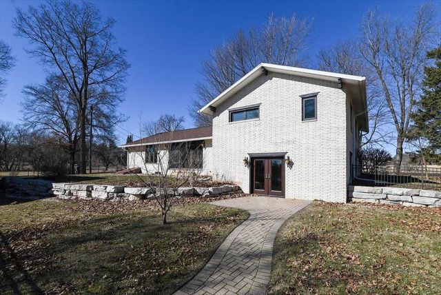 2695 Gaston Road, Cottage Grove, WI 53527