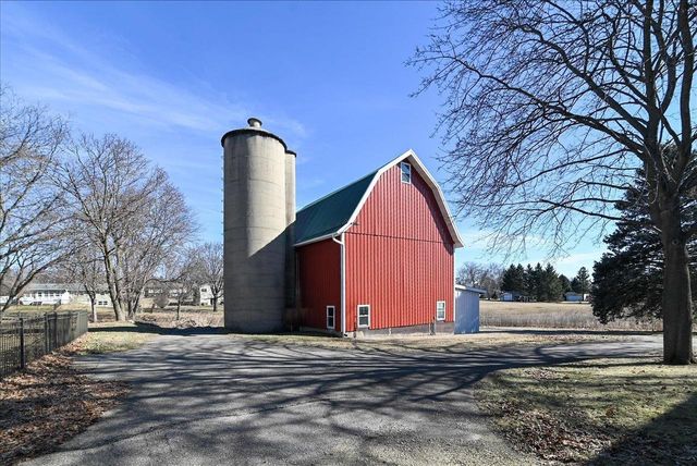 2695 Gaston Road, Cottage Grove, WI 53527