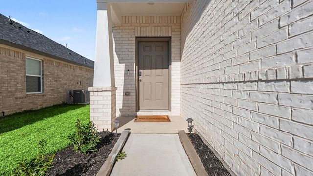 3303 Falling Brook Drive, Baytown, TX 77521